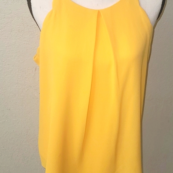 B. Wear Yellow Top - Picture 2 of 13